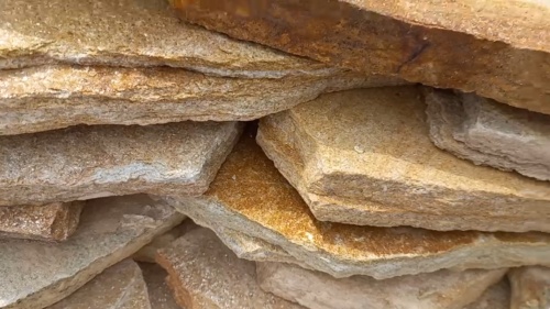 Плитняк златолит жёлтый золотистый для отмостки купить в Астрахани