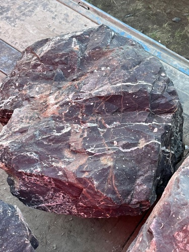 Камни для ландшафтного дизайна красно-фиолетовые 10-60 килограмм купить в Астрахани