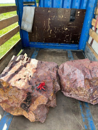 Ландшафтные глыбы красно-фиолетовые 200-1000 килограмм купить в Астрахани