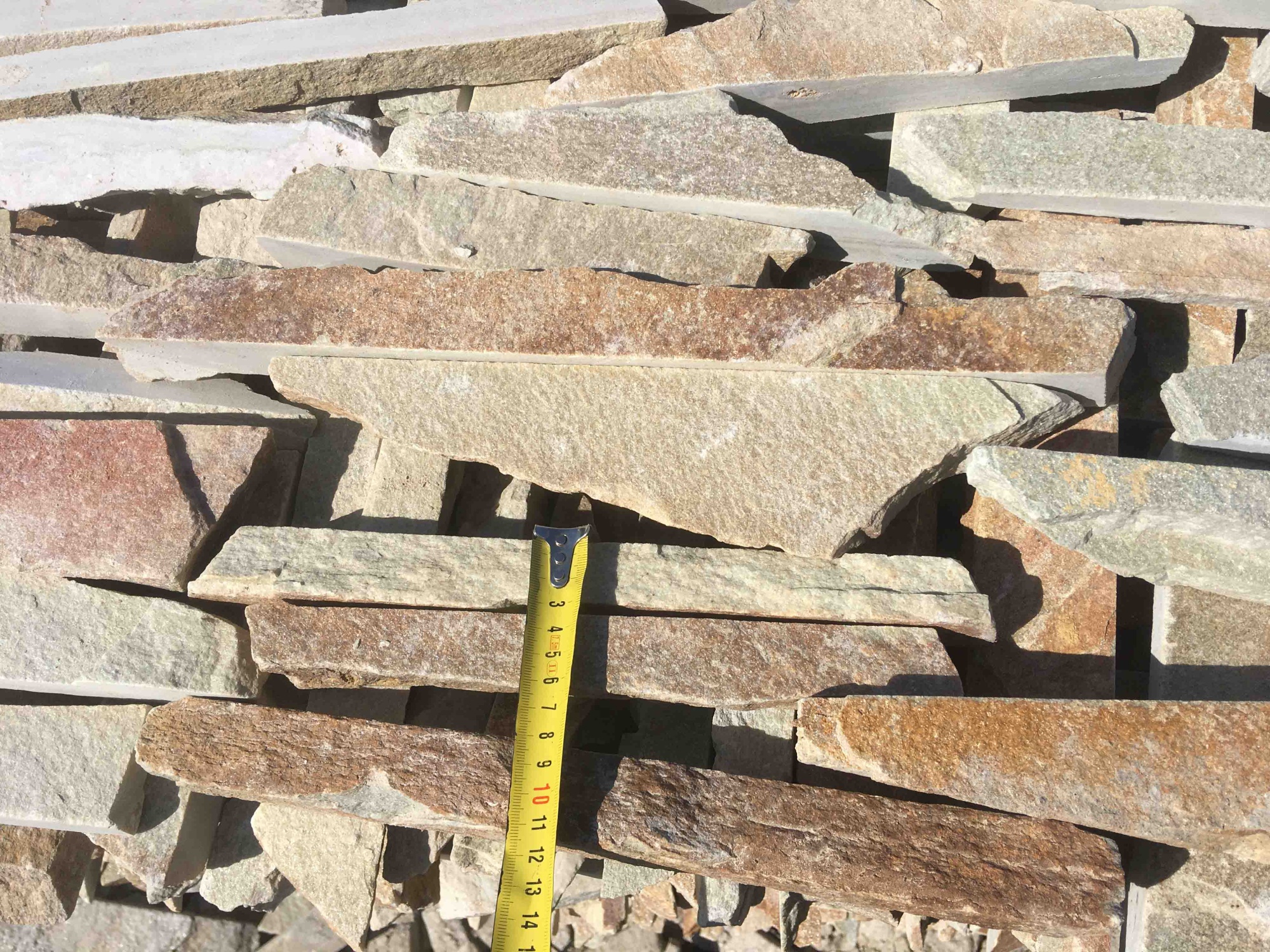 Горбушка златолит золотистый для облицовки купить в Астрахани