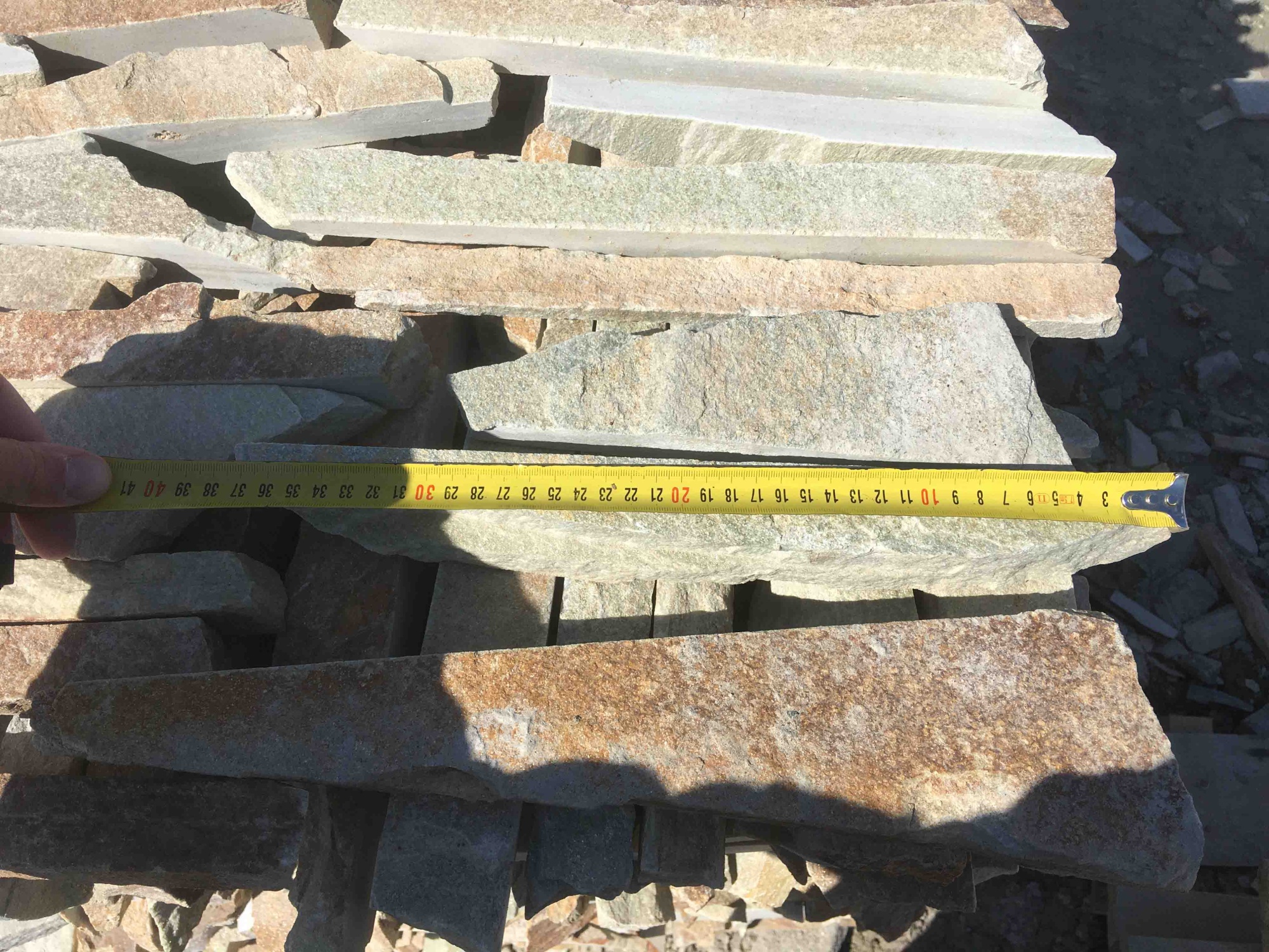 Горбушка златолит золотистый для облицовки купить в Астрахани