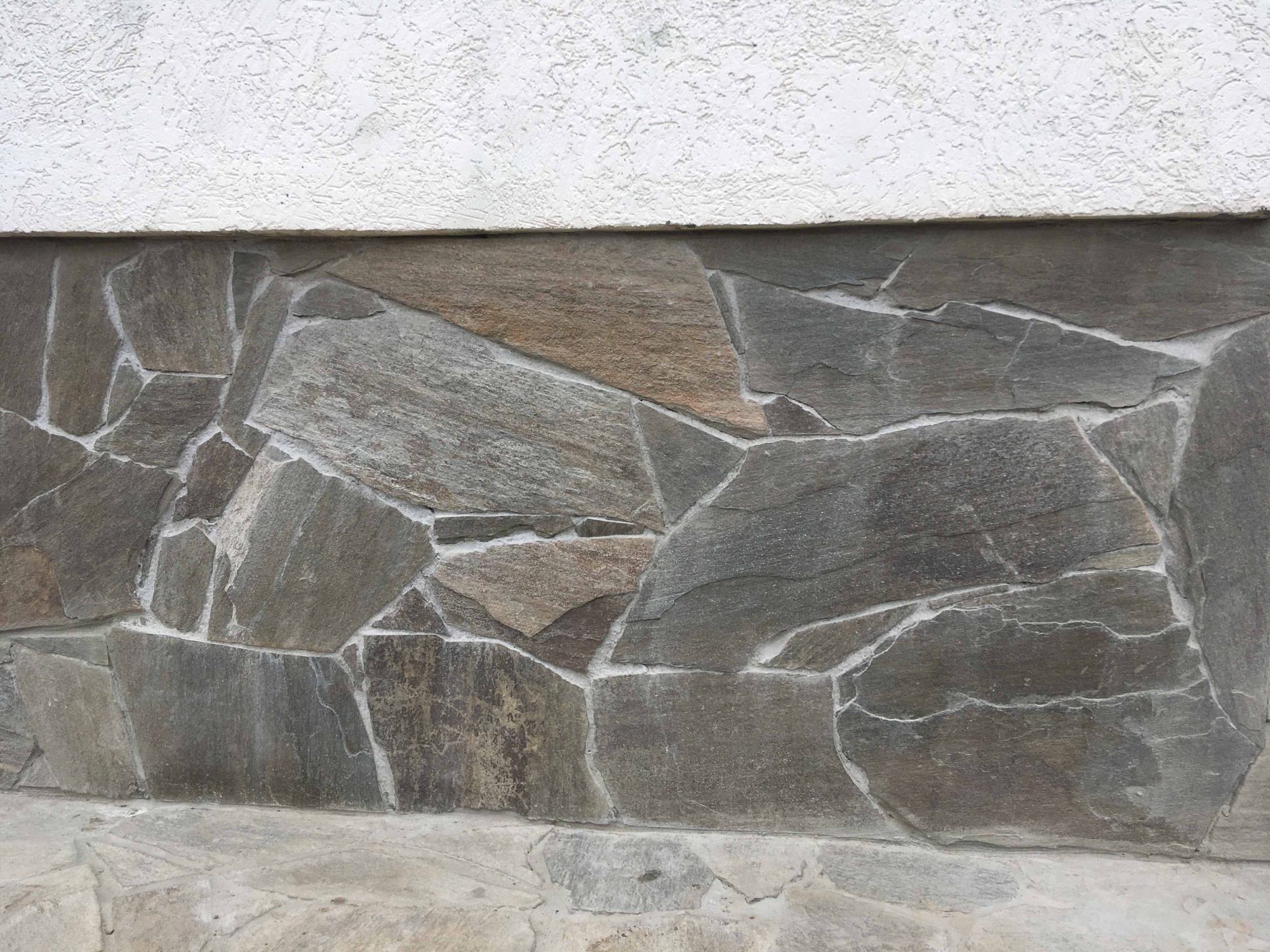 Плитняк златолит Уральский для цоколя, отмостки купить в Астрахани