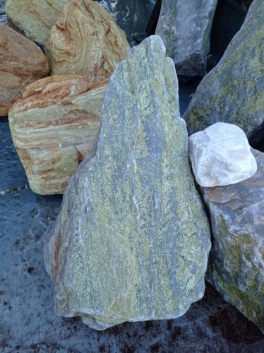 Златолит жёлтый, жёлто-зелёный глыбки и валуны для ланшафтного дизайна купить в Астрахани