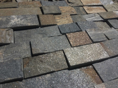 Плитка пилёная златолит Уральский для цоколя, отмостки купить в Астрахани