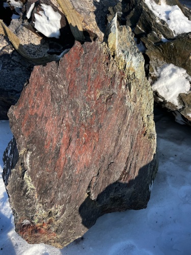 Ландшафтные глыбы красно-фиолетовые 200-1000 килограмм купить в Астрахани