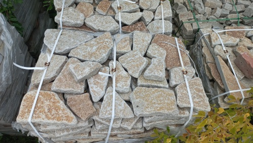 Гранитный плитняк галтованный для парковки купить в Астрахани