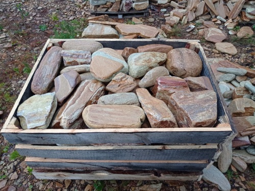 Златолит жёлтый, жёлто-зелёный глыбки и валуны для ланшафтного дизайна купить в Астрахани