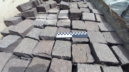 Лемезит колотая брусчатка 10 * 10 см. для парковки купить в Астрахани