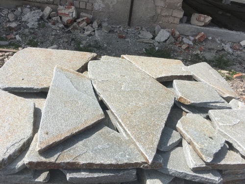 Златолит серебристый галтованный для цоколя купить в Астрахани